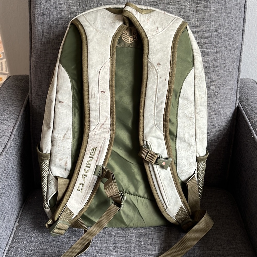 Dakine Backpack - image 2